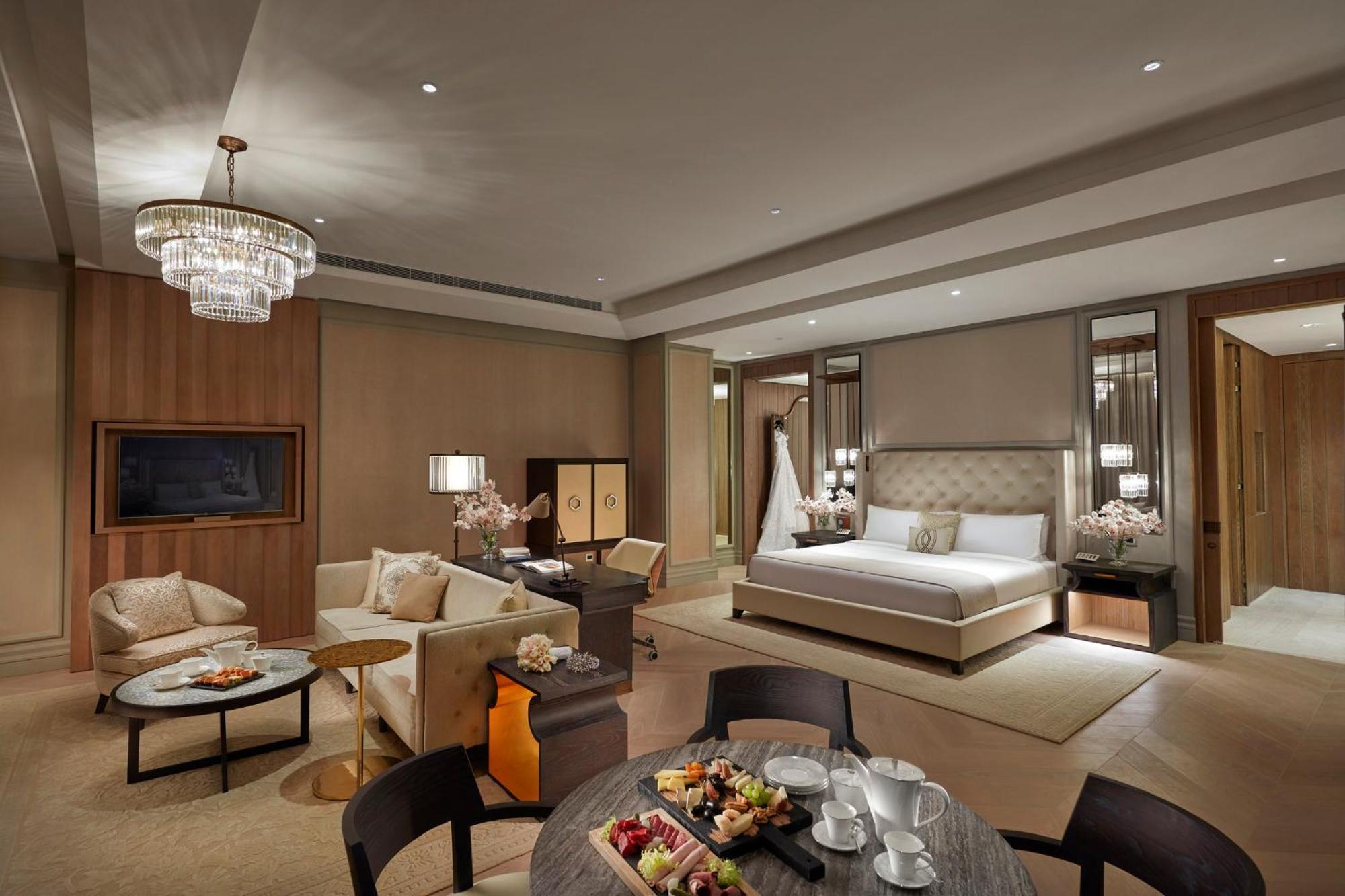Mandarin Oriental Jumeira, Dubai Ngoại thất bức ảnh A suite at The Ritz-Carlton, Singapore
