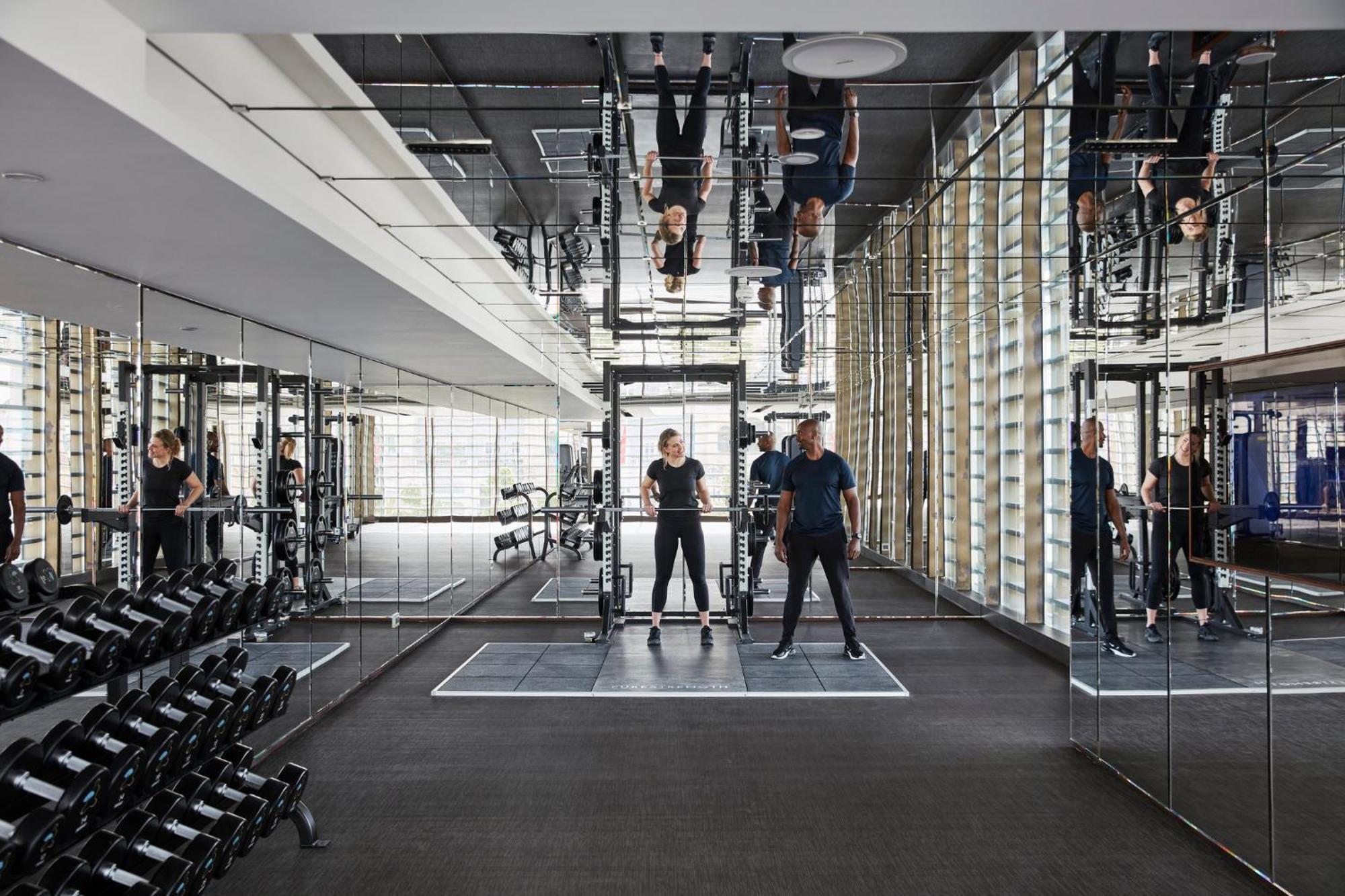 Mandarin Oriental Jumeira, Dubai Ngoại thất bức ảnh The gym at The Ivy Collection